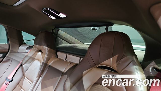 Porsche Panamera 2023 — photo 35
