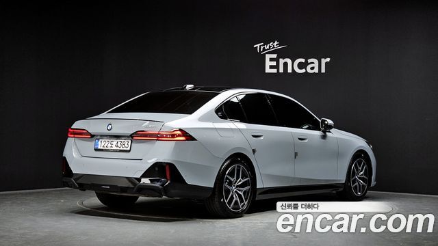 BMW 5-Series 2026 — photo 2