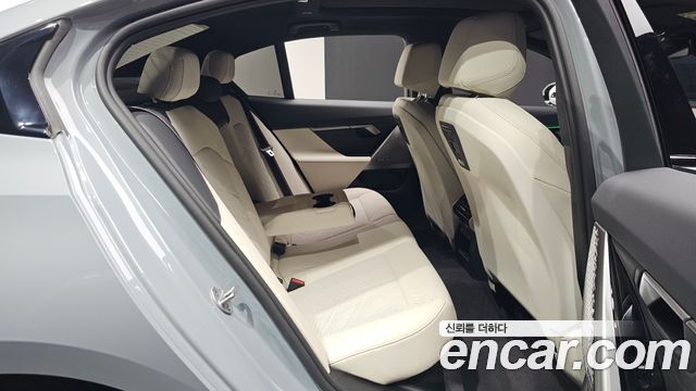 BMW 5-Series 2026 — photo 17