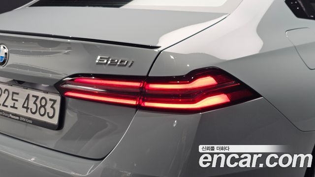 BMW 5-Series 2026 — photo 9
