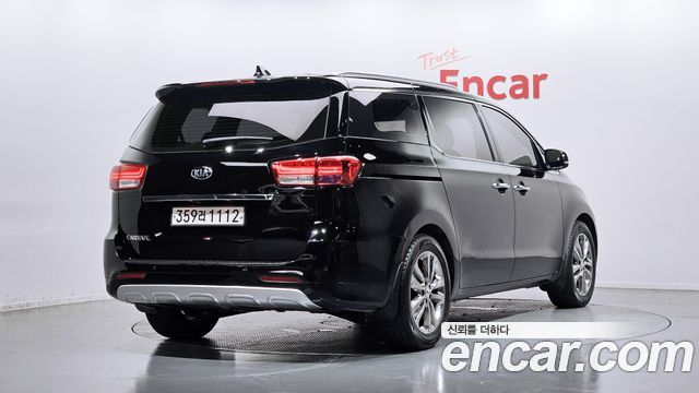 Kia Canival 2018 — photo 2