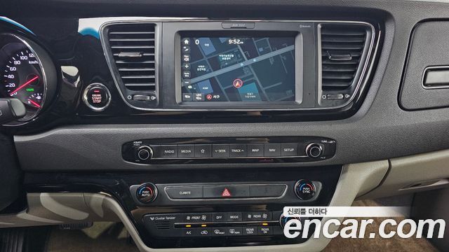 Kia Canival 2018 — photo 12