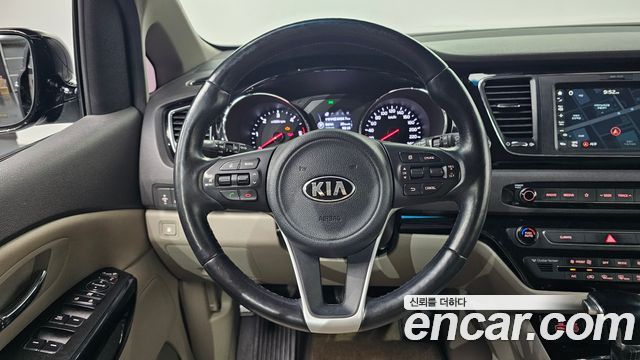 Kia Canival 2018 — photo 13