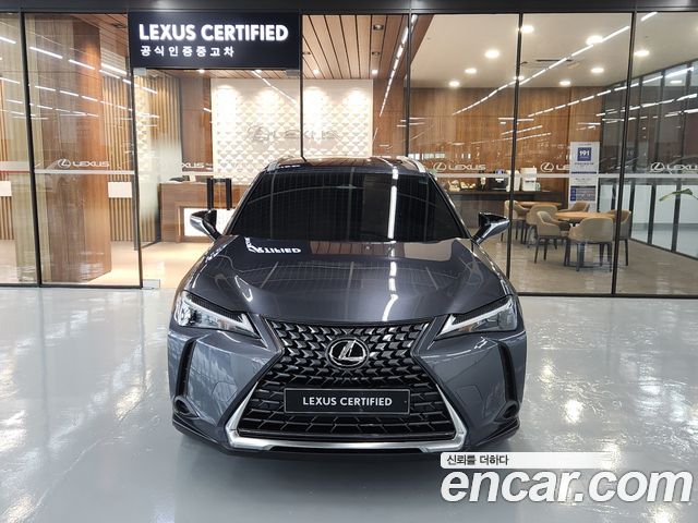 Lexus UX 2026 — photo 3