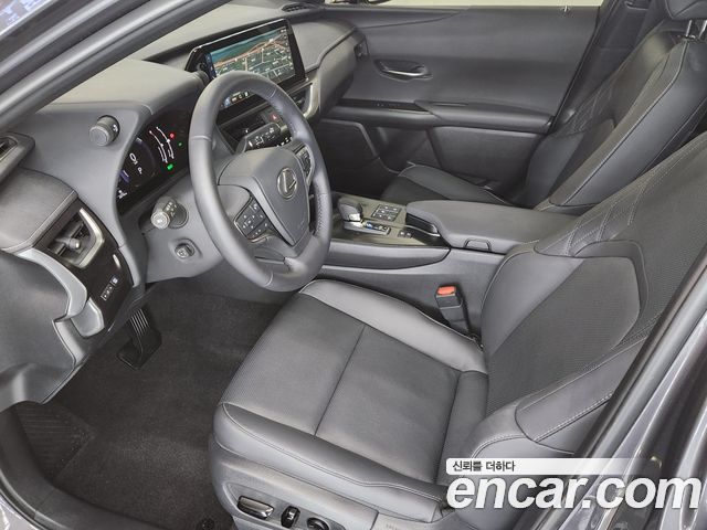 Lexus UX 2026 — photo 10