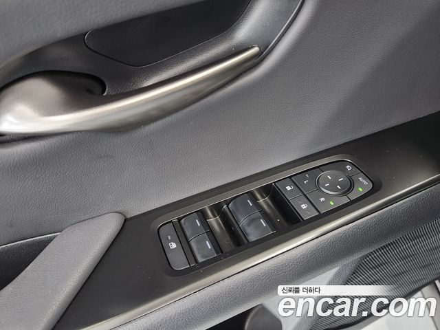 Lexus UX 2026 — photo 12