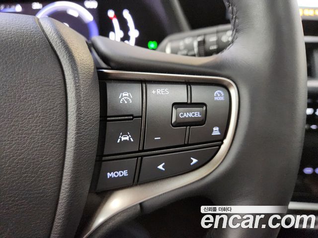 Lexus UX 2026 — photo 14