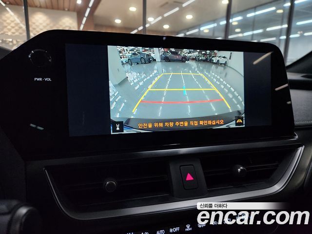 Lexus UX 2026 — photo 16