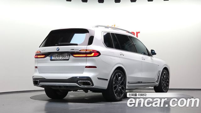 BMW X7 2025 — photo 2