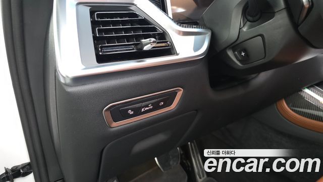 BMW X7 2025 — photo 28