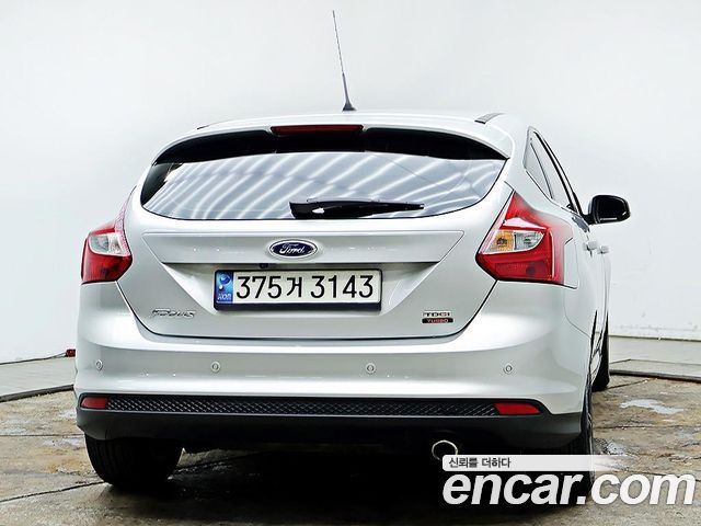Ford Focus 2014 — photo 3