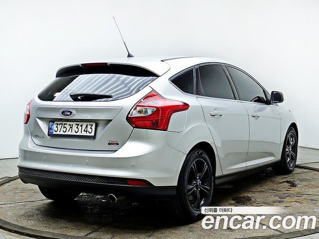 Ford Focus 2014 — photo 4