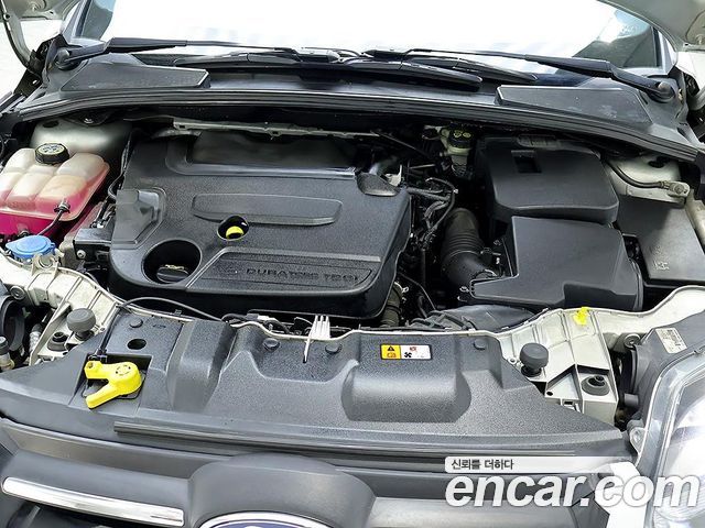 Ford Focus 2014 — photo 8