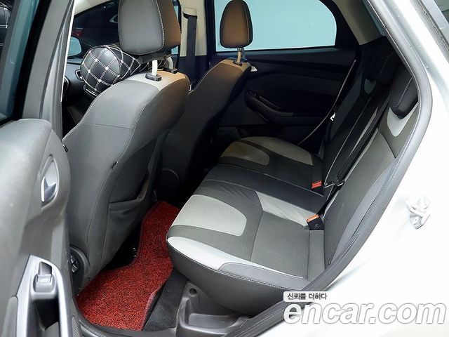 Ford Focus 2014 — photo 13