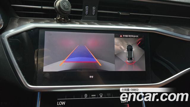 Audi A6 2021 — photo 15