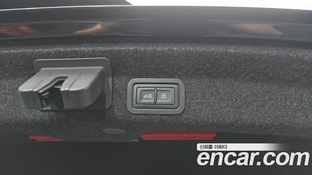 Audi A6 2021 — photo 20
