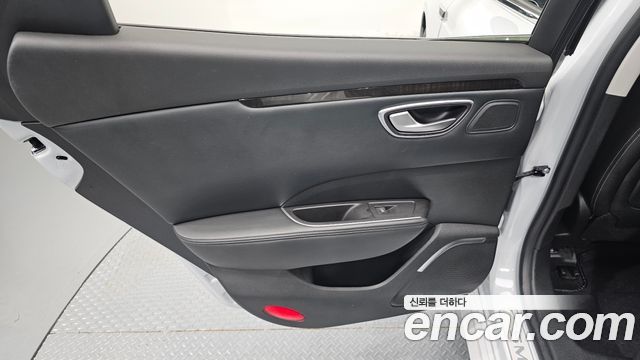 Renault Korea SM6 2019 — photo 15
