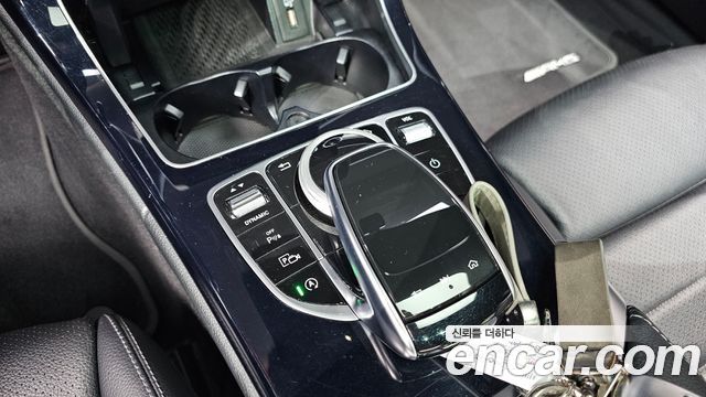 Mercedes-Benz C-Class 2020 — photo 33
