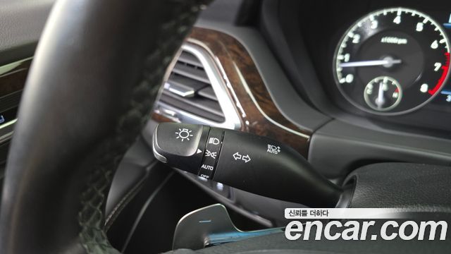 Genesis G90 2019 — photo 18