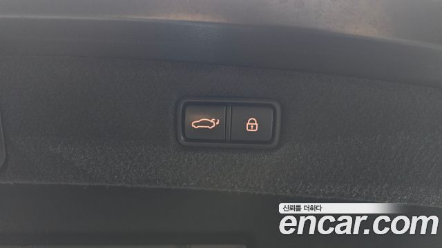 Genesis G90 2019 — photo 24