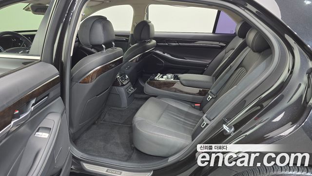 Genesis G90 2019 — photo 26