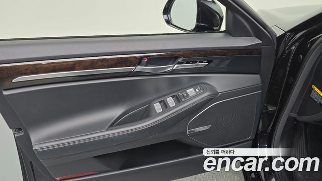 Genesis G90 2019 — photo 14