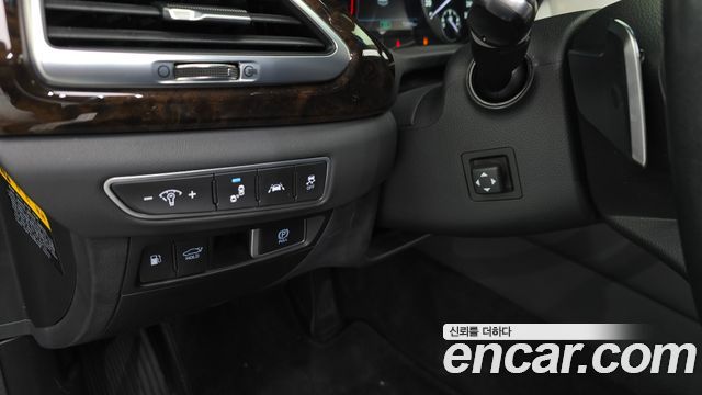 Genesis G90 2019 — photo 28