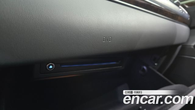 Genesis G90 2019 — photo 35