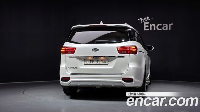 Kia Canival 2019 — photo 4