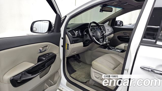 Kia Canival 2019 — photo 10