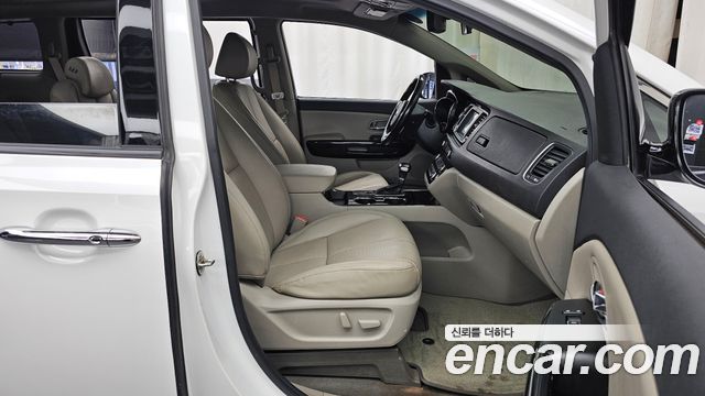 Kia Canival 2019 — photo 11
