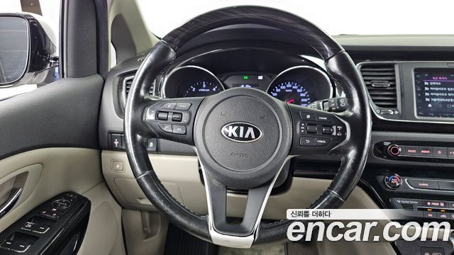 Kia Canival 2019 — photo 13