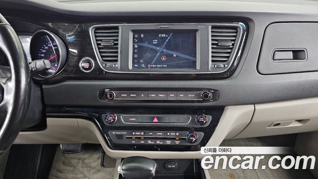 Kia Canival 2019 — photo 15