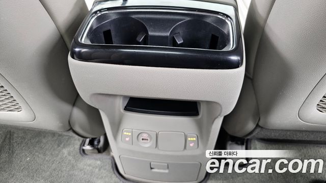 Kia Canival 2019 — photo 18