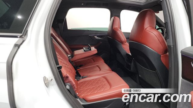 Audi SQ7 2023 — photo 11