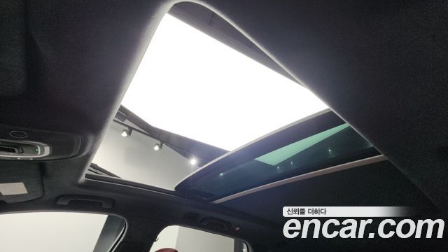 Audi SQ7 2023 — photo 16