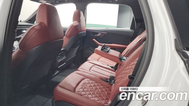 Audi SQ7 2023 — photo 19