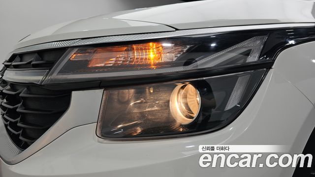 Kia Seltos 2023 — photo 8