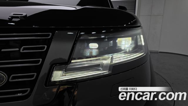 Land Rover Range Rover 2024 — photo 16