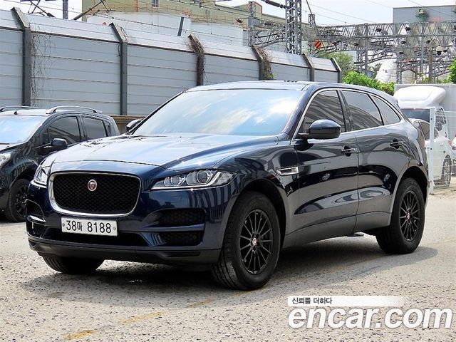 Jaguar F-PACE 2018 — photo 2