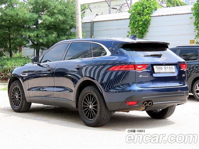 Jaguar F-PACE 2018 — photo 3