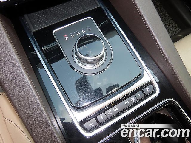 Jaguar F-PACE 2018 — photo 10