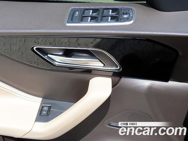 Jaguar F-PACE 2018 — photo 11
