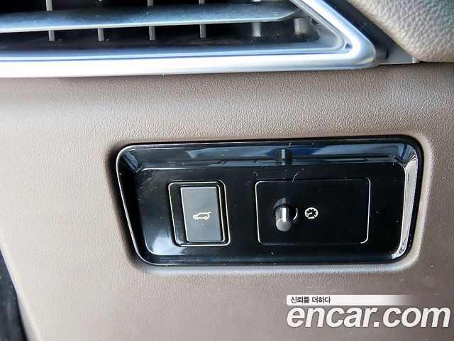 Jaguar F-PACE 2018 — photo 12