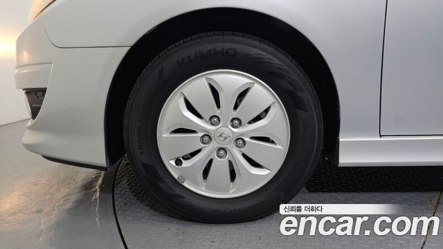 Hyundai AVANTE 2010 — photo 5