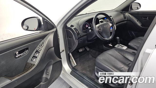 Hyundai AVANTE 2010 — photo 10