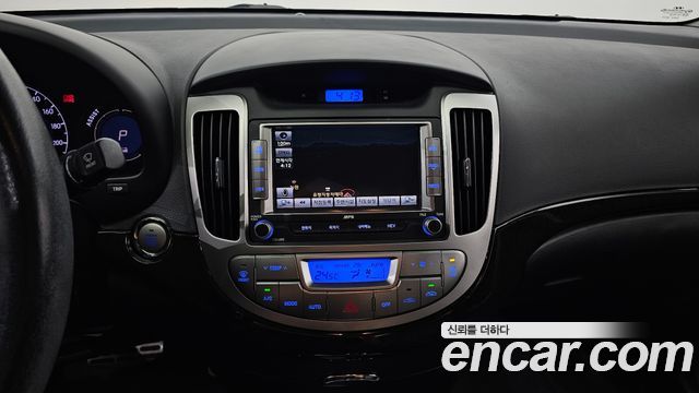 Hyundai AVANTE 2010 — photo 16