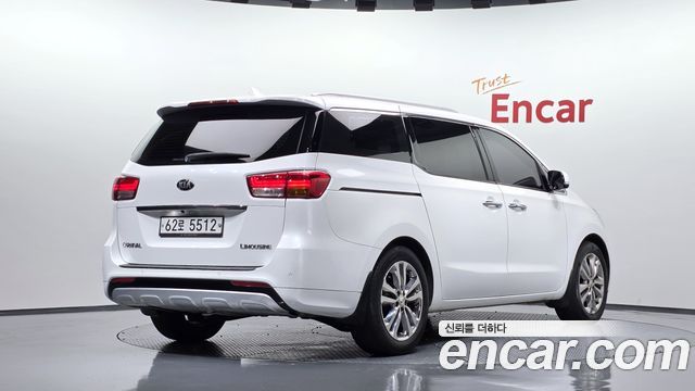Kia Canival 2018 — photo 2