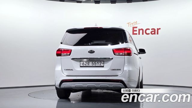 Kia Canival 2018 — photo 4