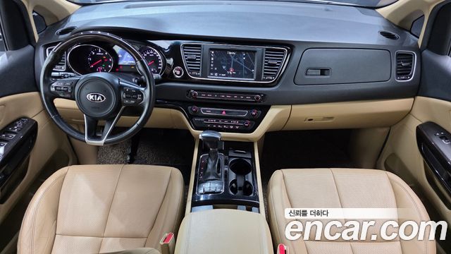 Kia Canival 2018 — photo 10